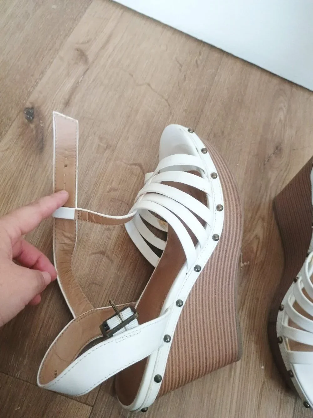 Report Women's White Strappy Platform Wedge Sandals Size 9 Ankle Strap